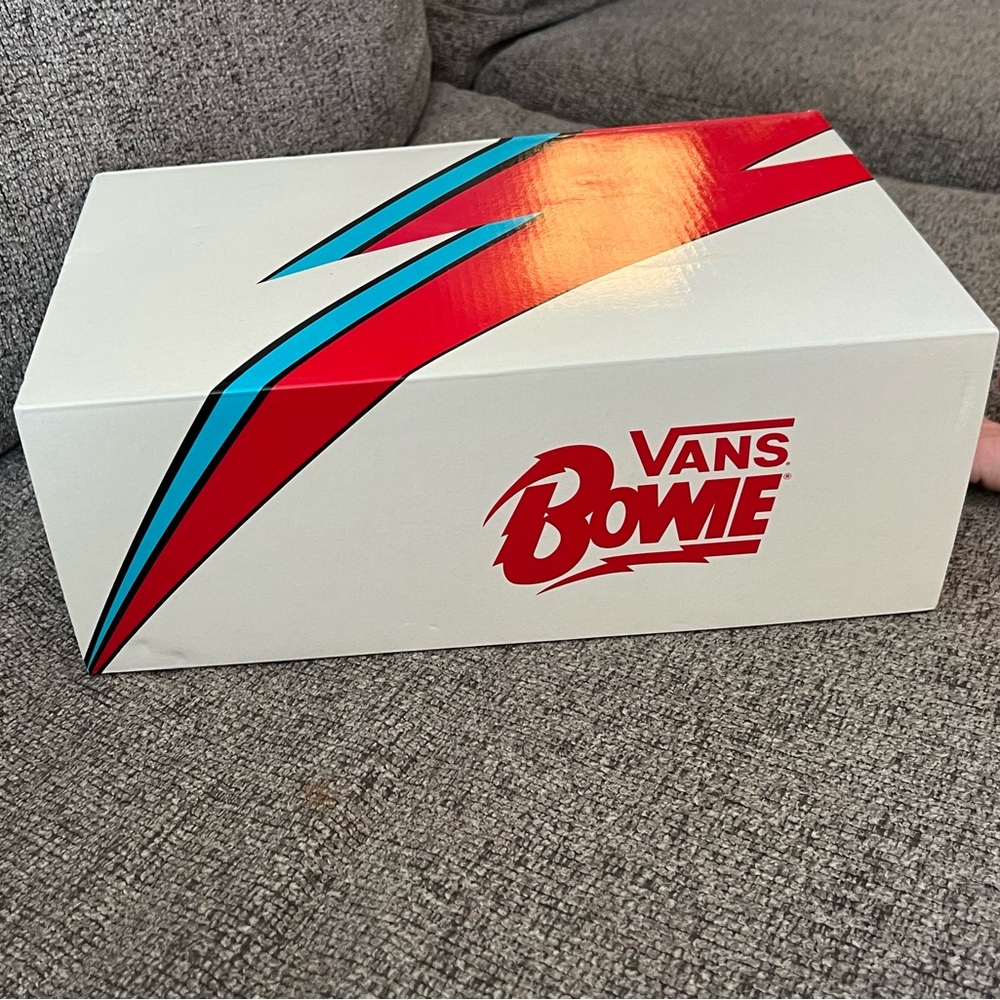NIB David Bowie Aladdin Sane Vans